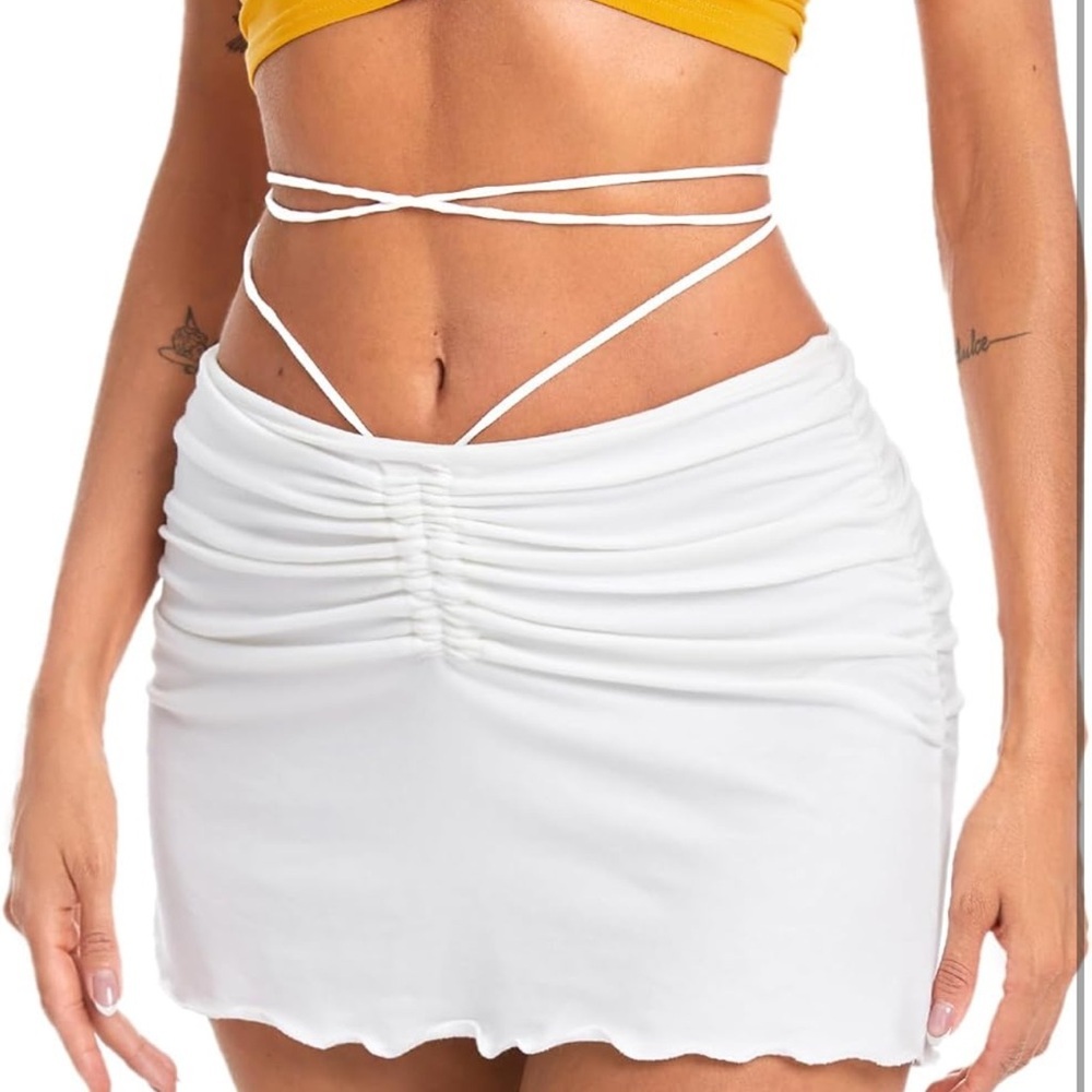 Drawstring Ruched mini skort / mini skirt | S | white | NEW - Picture 5 of 9
